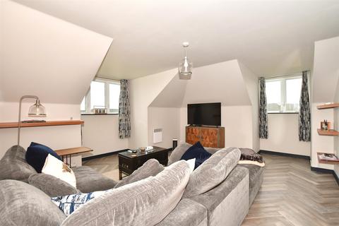 34 Alisander Close, Snodland, ME6 5SH