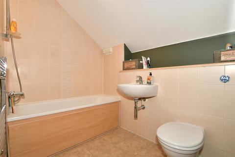 34 Alisander Close, Snodland, ME6 5SH