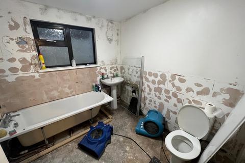 70 Miskin Road, Tonypandy, CF40 2QW