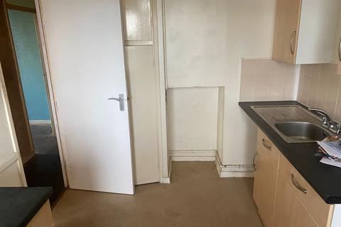 25 Victor Court, Hornchurch, RM12 4XF