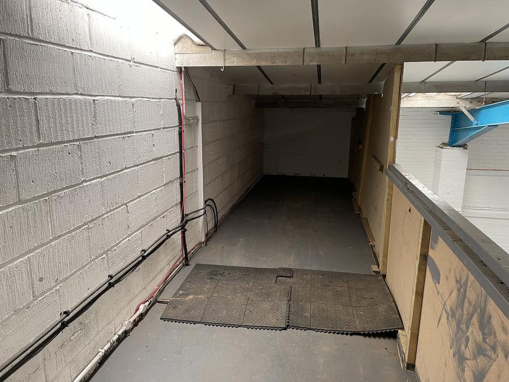 Mezzanine Store