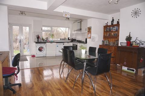 37 Derek Avenue, West Ewell, Epsom, KT19 9HP
