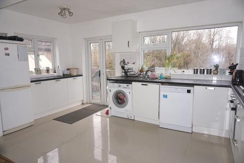 37 Derek Avenue, West Ewell, Epsom, KT19 9HP