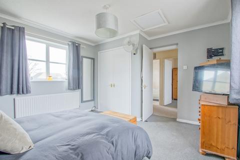 20 Lancaster Place, Carterton, OX18 3ET