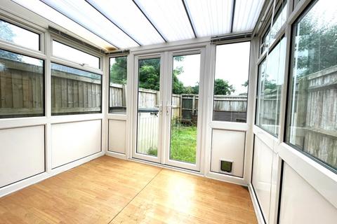 20 Lancaster Place, Carterton, OX18 3ET