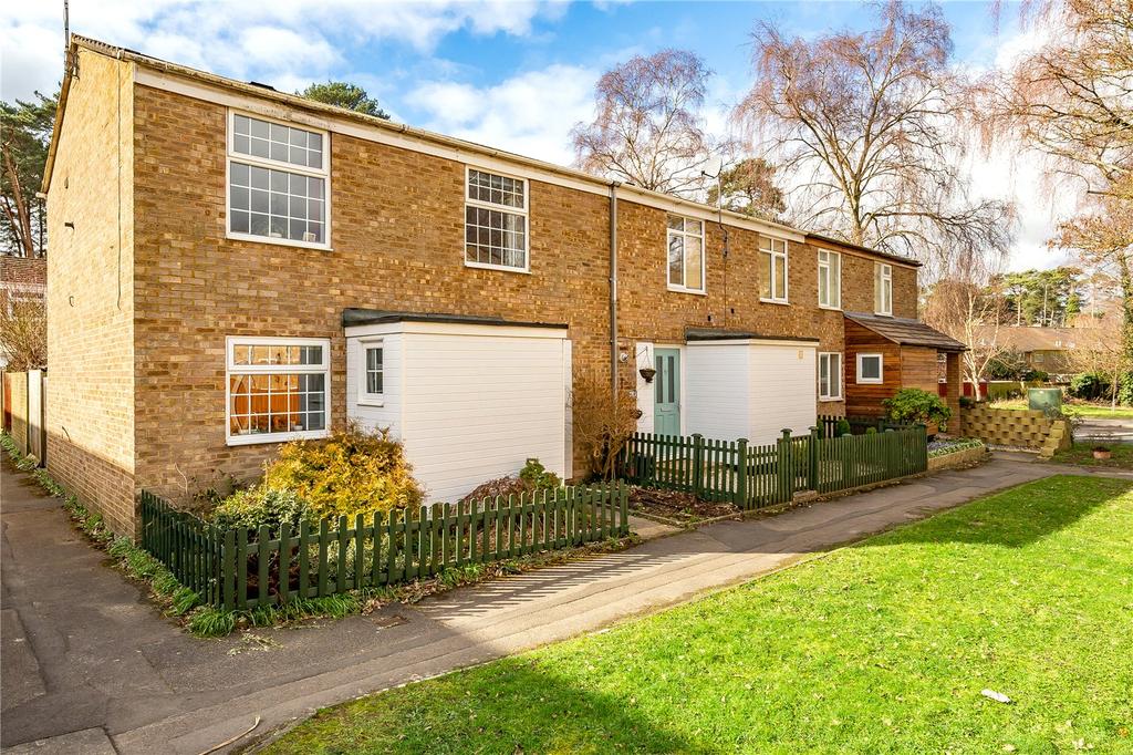 Claverdon, Bracknell, Berkshire, RG12 3 bed end of terrace house £350,000