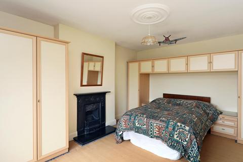 51 Swyncombe Avenue, London, W5 4DR