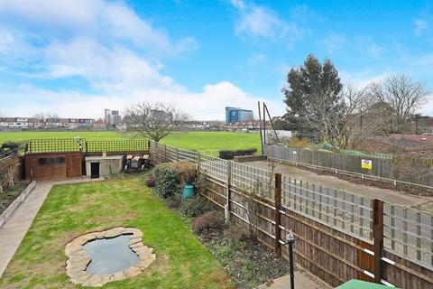 51 Swyncombe Avenue, London, W5 4DR