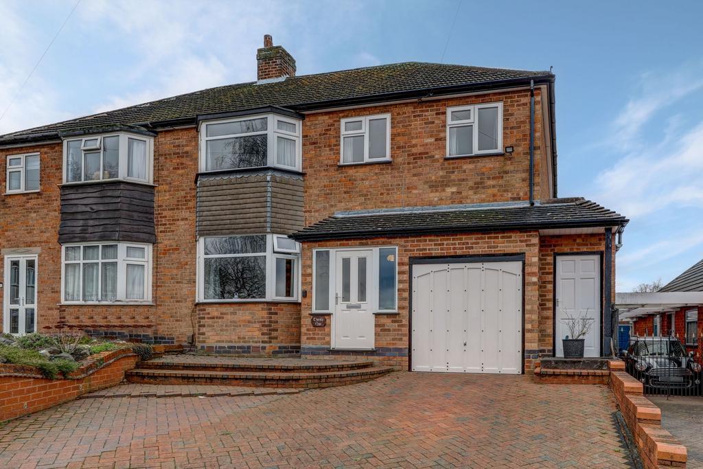 Coton Grove, Shirley, B90 5 bed semidetached house £385,000