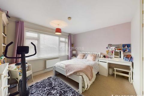 8 The Avenue, Necton, Swaffham, PE37 8EP
