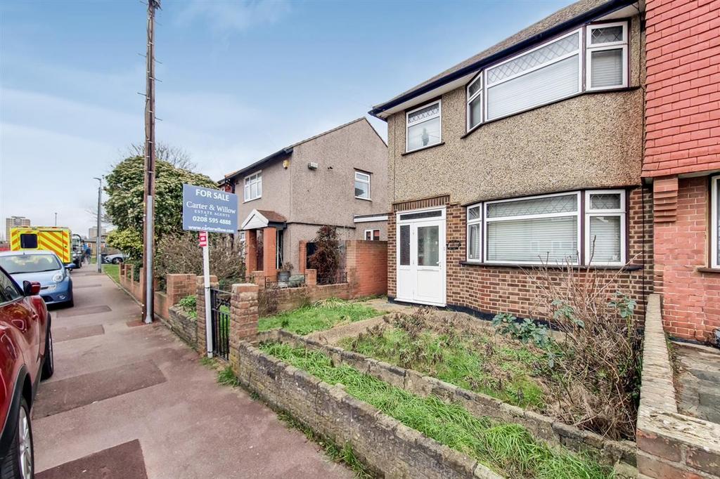 Naseby Road, Dagenham, Essex 3 bed property for sale £375,000