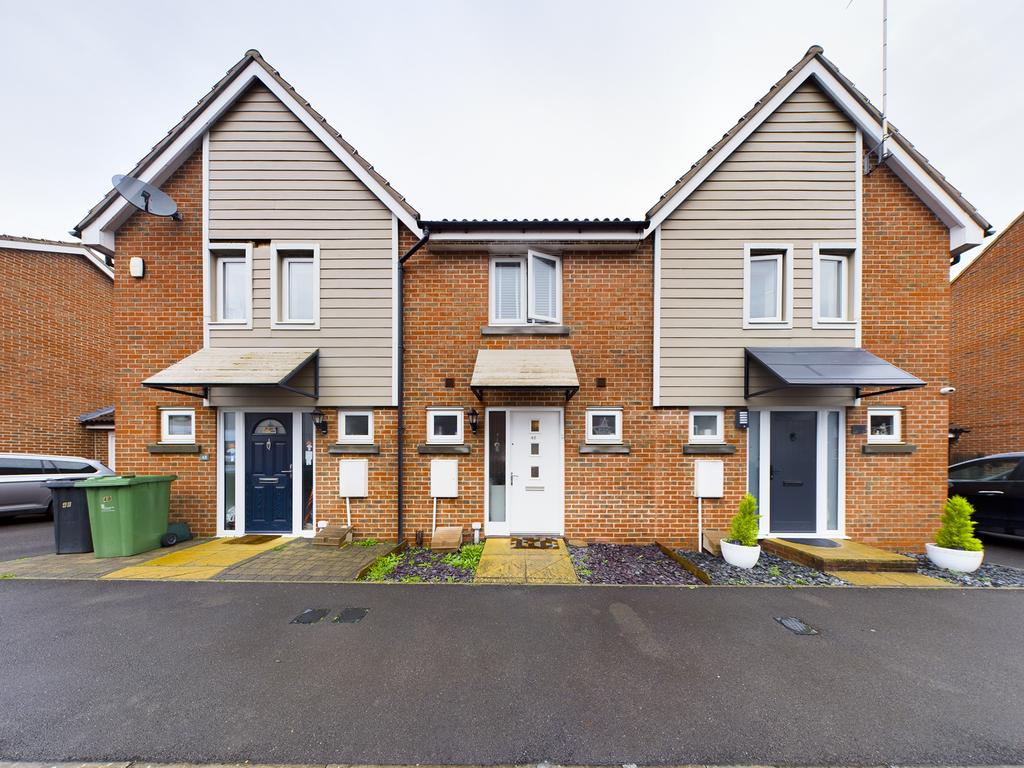 Benham Road, Basingstoke, RG24 2 bed terraced house £280,000