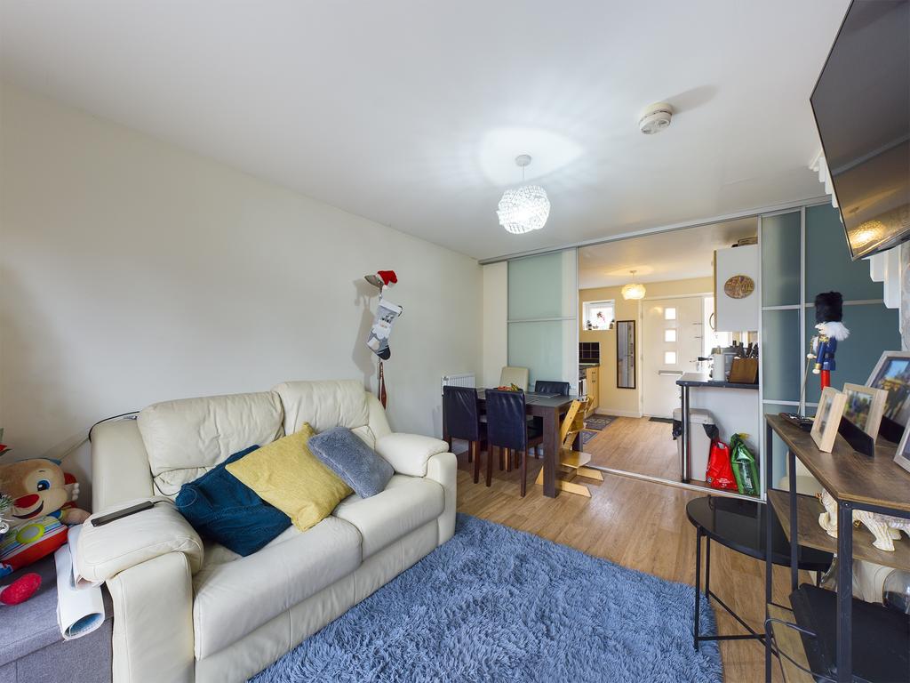 Benham Road, Basingstoke, RG24 2 bed terraced house £280,000