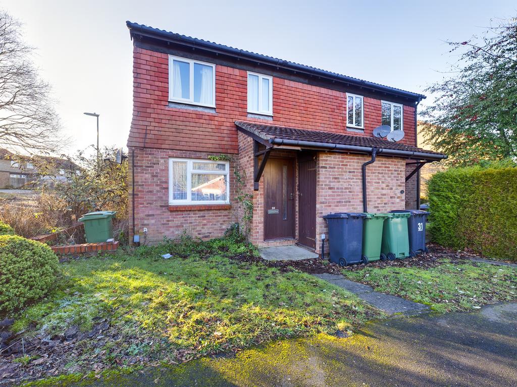 Hogarth Close, Black Dam, Basingstoke, RG21 1 bed flat £170,000