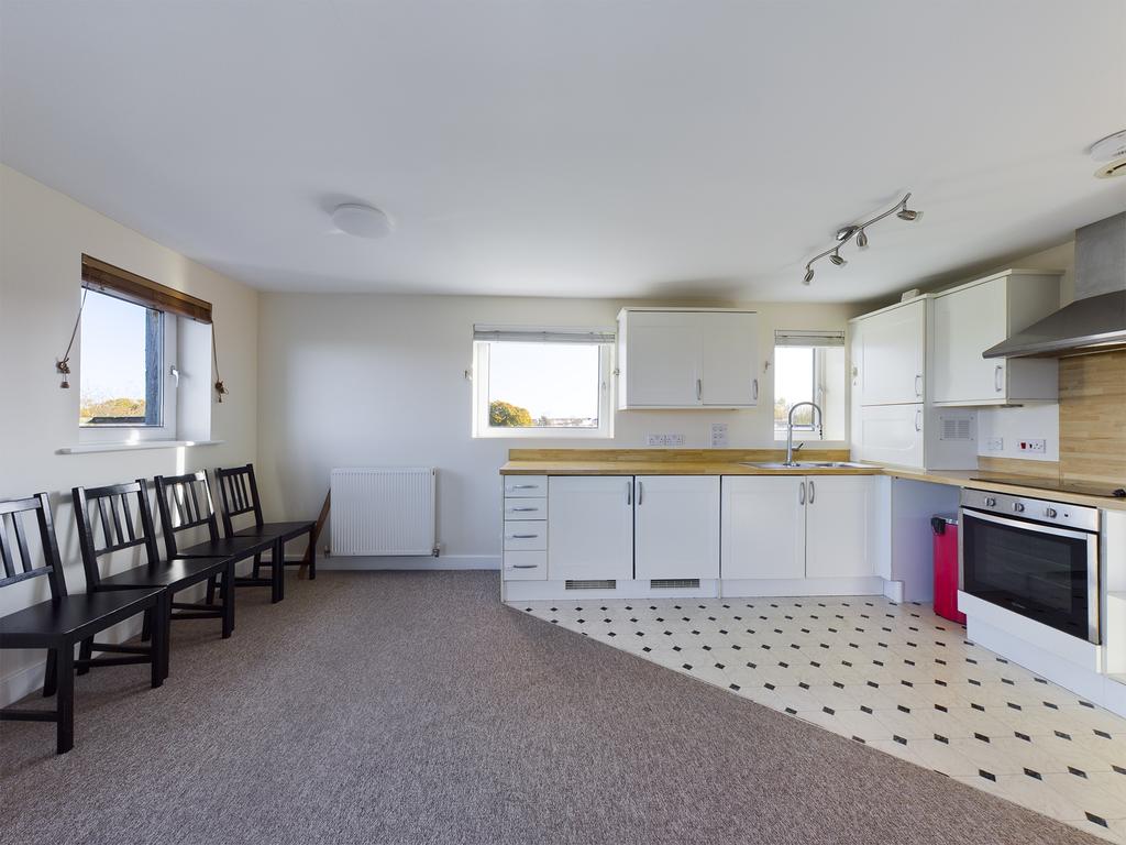 Mallory Road, Basingstoke, RG24 2 bed flat £230,000