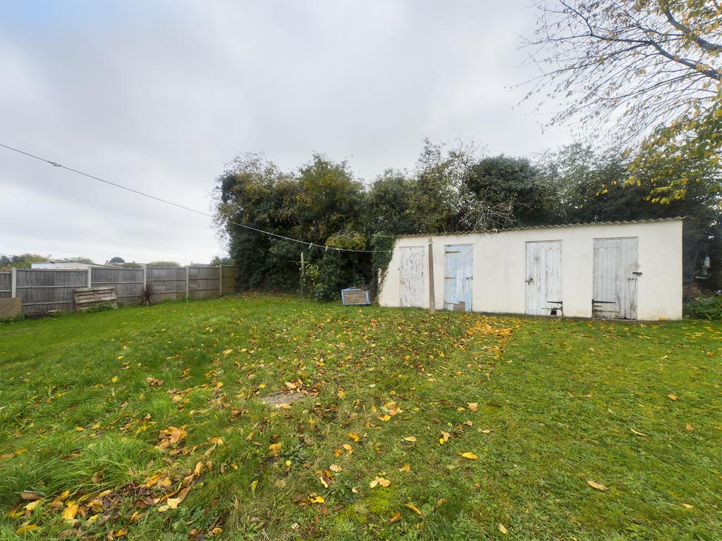 Upton Crescent, Basingstoke, RG21 2 bed £200,000