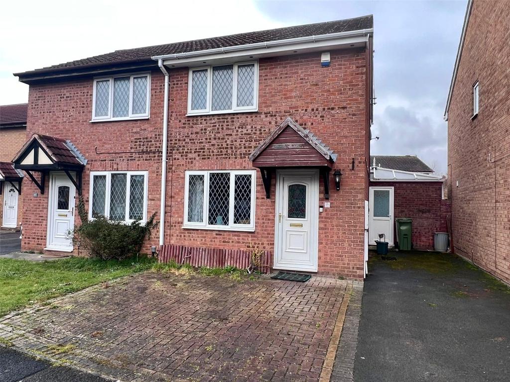 Mary Rose Avenue, Churchdown... 2 bed semidetached house £950 pcm (£