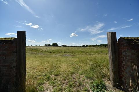 Distribution warehouse to rent, Eriswell Barns, Eriswell Road, Lakenheath, Suffolk, IP27