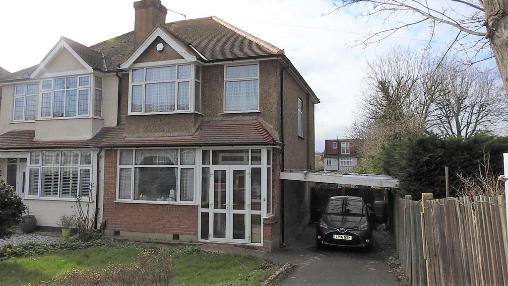 Braemar Road, Worcester Park KT4 3 bed semidetached house £580,000