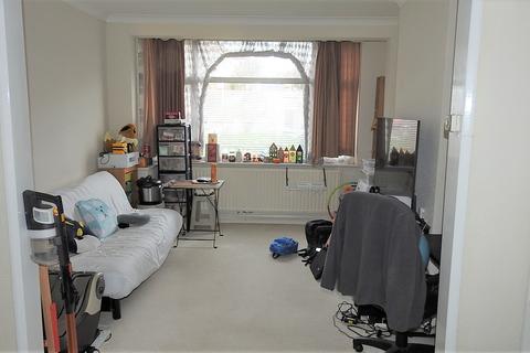 2 Braemar Road, Worcester Park, KT4 8SW