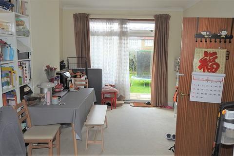 2 Braemar Road, Worcester Park, KT4 8SW