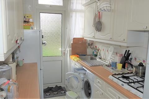2 Braemar Road, Worcester Park, KT4 8SW