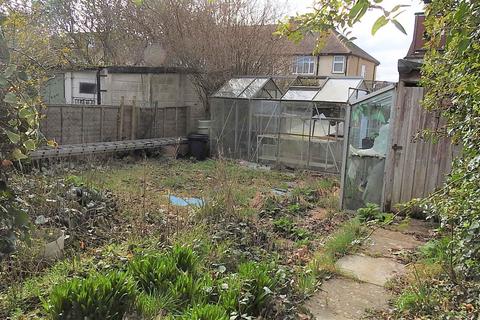 2 Braemar Road, Worcester Park, KT4 8SW