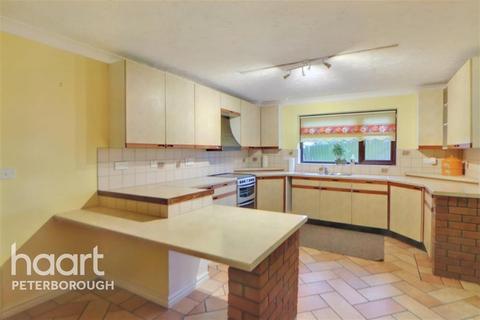 4 bedroom detached house to rent - New Road