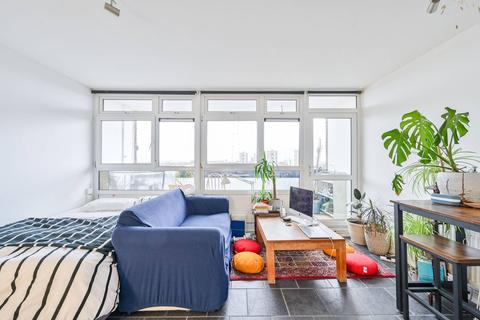 Flat 40, Silverburn House Lothian Road, London, SW9 6TY