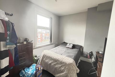 3 bedroom house to rent, Lumley Street, Leeds