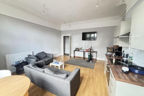 4 bedroom house to rent, Cardigan Road, Leeds