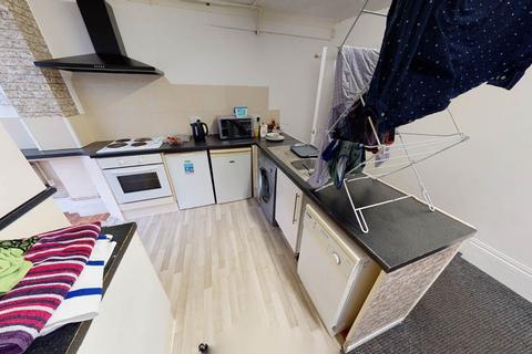 5 bedroom house to rent, Becketts Park Road, Leeds