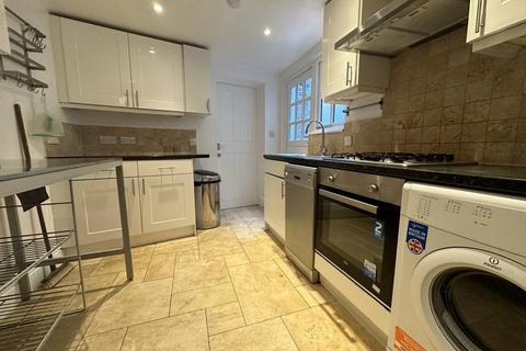 3 bedroom house to rent, Hollydale Road, Peckham, SE15