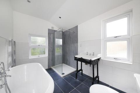 4 bedroom flat to rent, Sunderland Road, Forest Hill, SE23