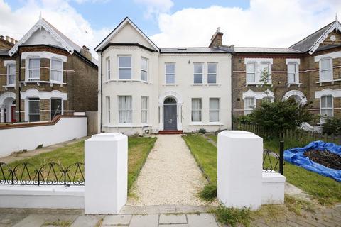4 bedroom flat to rent, Sunderland Road, Forest Hill, SE23