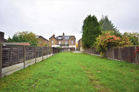 3 bedroom flat to rent, Copers Cope Road, Beckenham, BR3