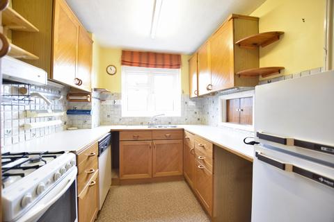 21 Springpark Drive, Beckenham, BR3 6QD