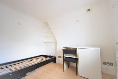 1 bedroom in a house share to rent, Camberwell Road, Camberwell, SE5