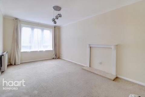 27 Frazer Close, Romford, RM1 2DF