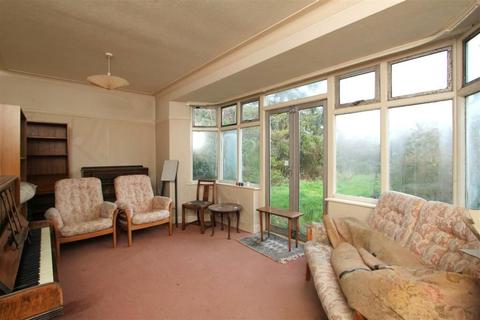 5 Crouch Croft, London, SE9 3HX