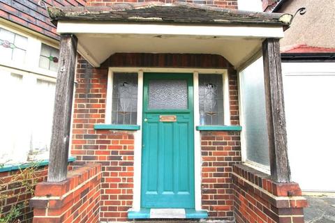 5 Crouch Croft, London, SE9 3HX