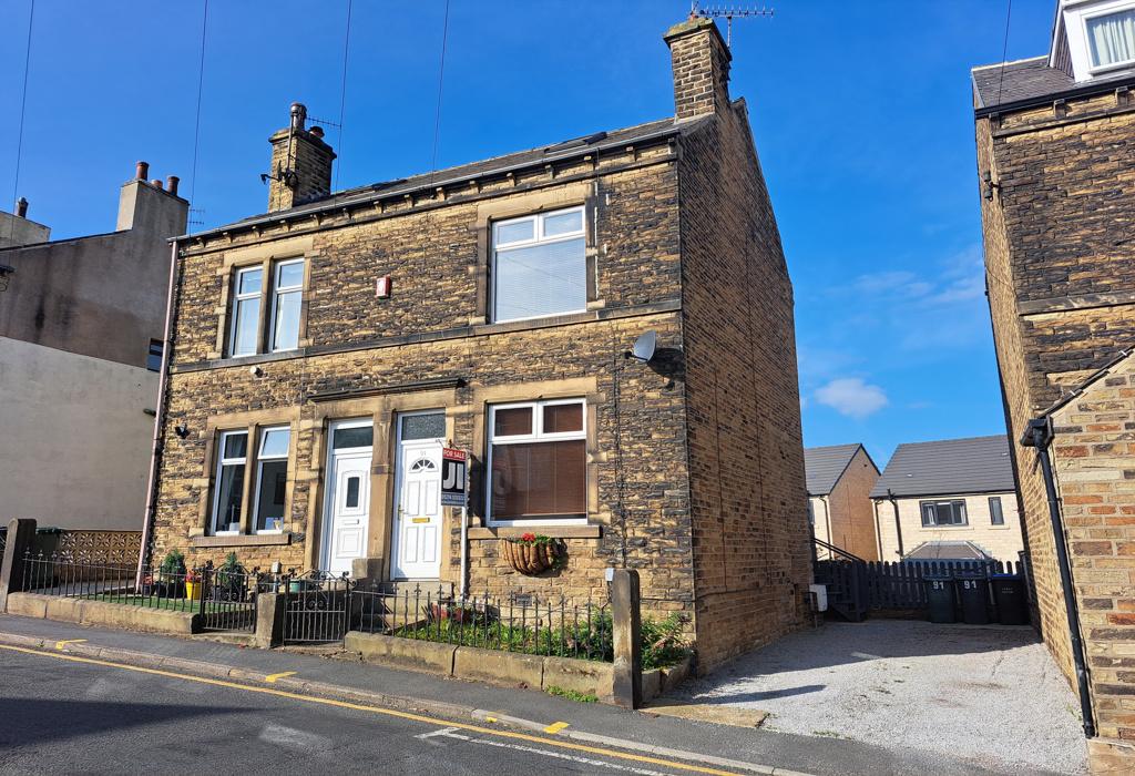 Cottingley Road, Sandy Lane, Bradford 2 bed semidetached house £139,950