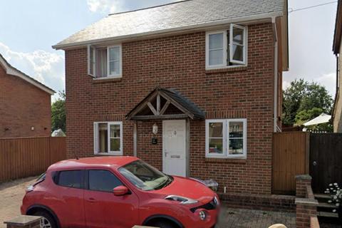 3 bedroom detached house to rent, Winsor Road, Winsor SO40