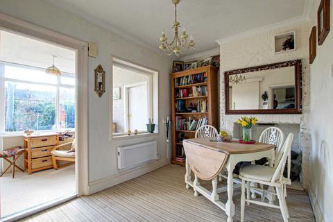 301 Gosbrook Road, Caversham, Reading, RG4 8DY