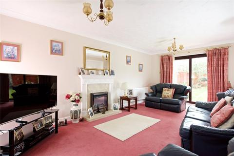 4 bedroom detached house for sale - Tabard Gardens, Newport Pagnell, Buckinghamshire, MK16
