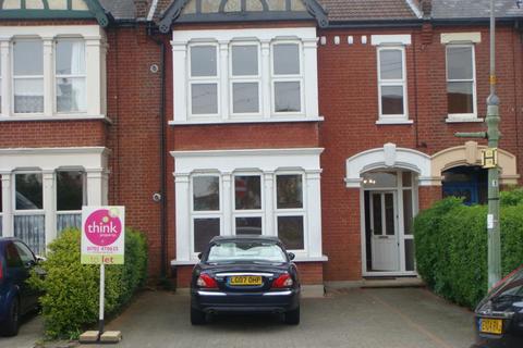 Parking to rent - Finchley Road, Westcliff-on-Sea SS0