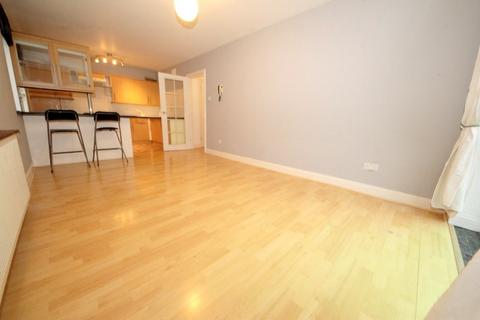 1 bedroom flat to rent, 8 Bycullah Road, Enfield EN2