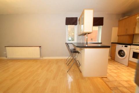 1 bedroom flat to rent, 8 Bycullah Road, Enfield EN2