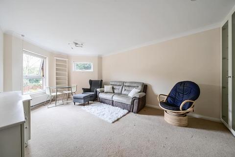 1 bedroom retirement property for sale, Heathside,  Finchley Rd,  NW11