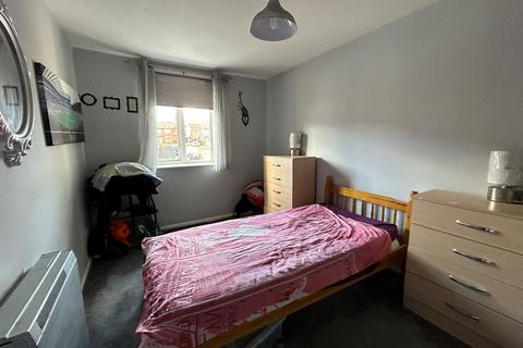 2 bedroom flat for sale - Sandringham Court, Sheriffs Close, Gateshead, Tyne and Wear, NE10 9UB